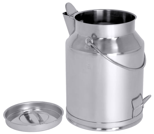 Stainless steel churn with pouring lip