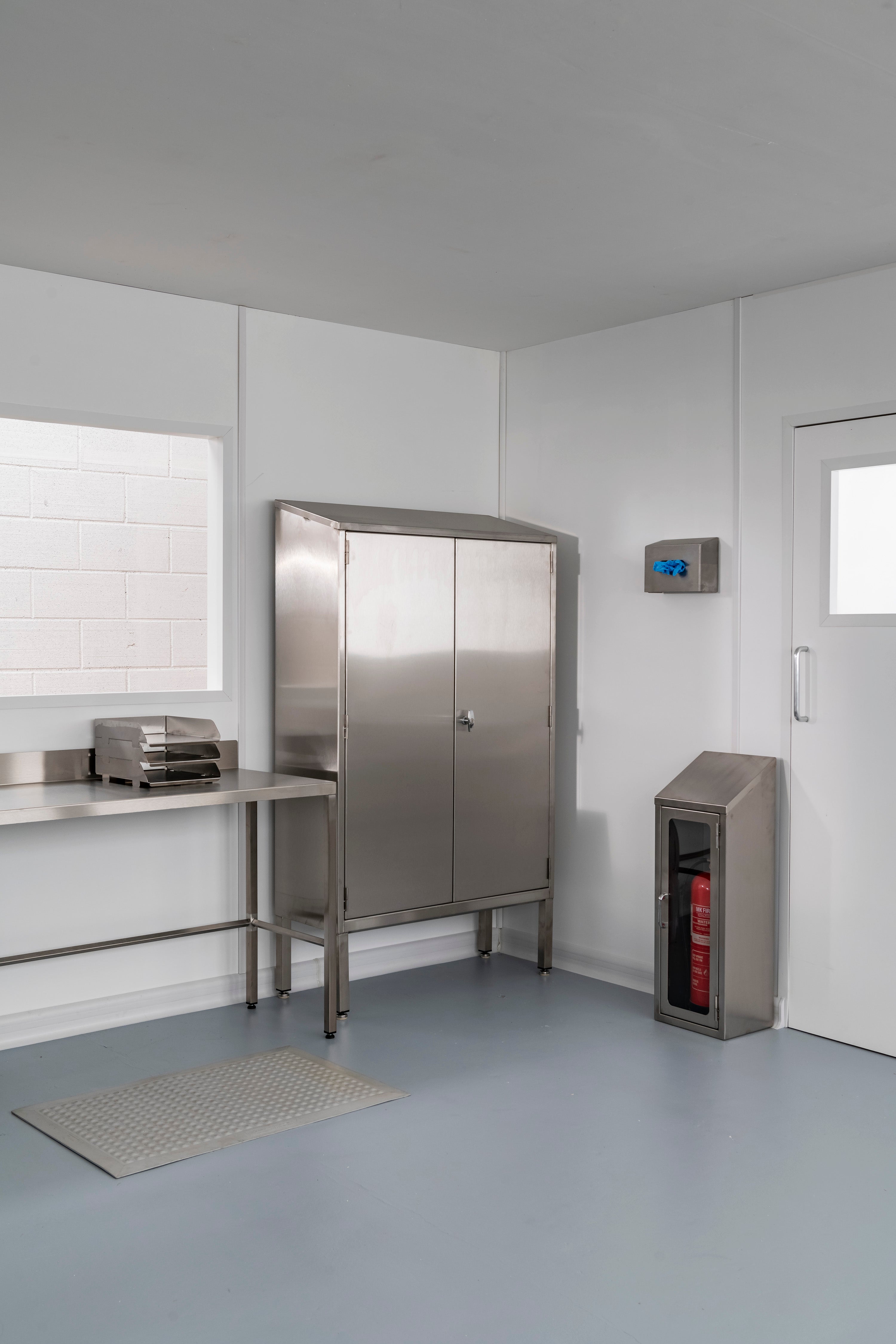 Stainless steel cleanroom furniture & equipment | Teknomek