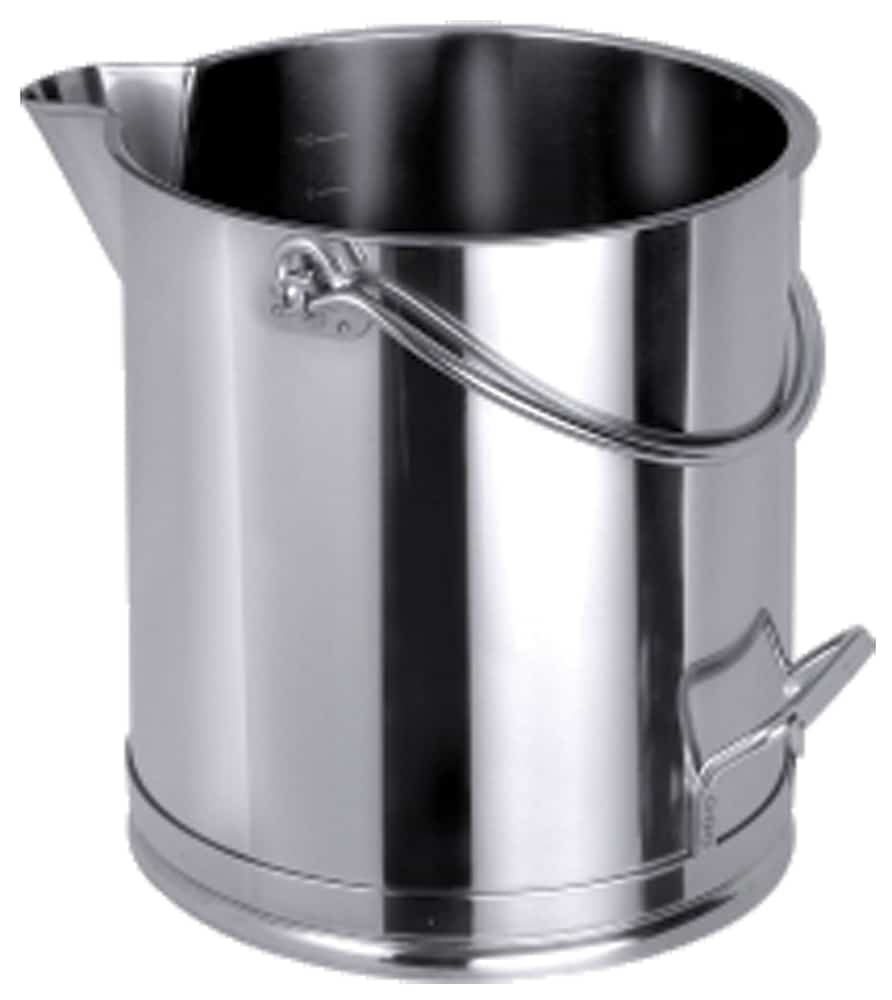 Straight sided bucket with pouring lip