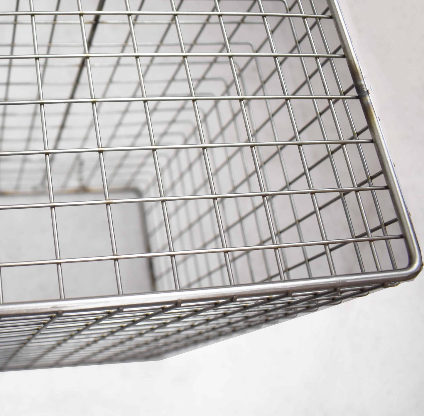 Mesh waste basket